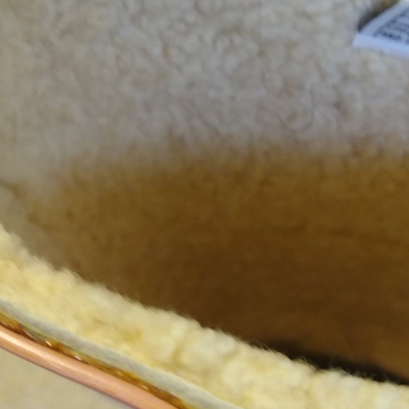 Ugg Rainboots - Picture 3 of 4